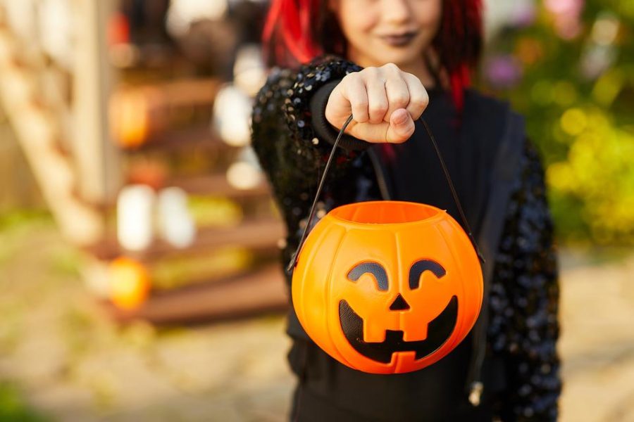 Teenagers+going+trick-or-treating+has+been+a+controversial+topic.+