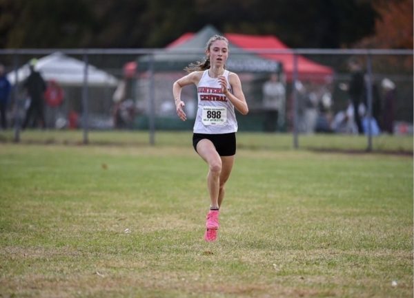Senior Molly Domurat dominates competition